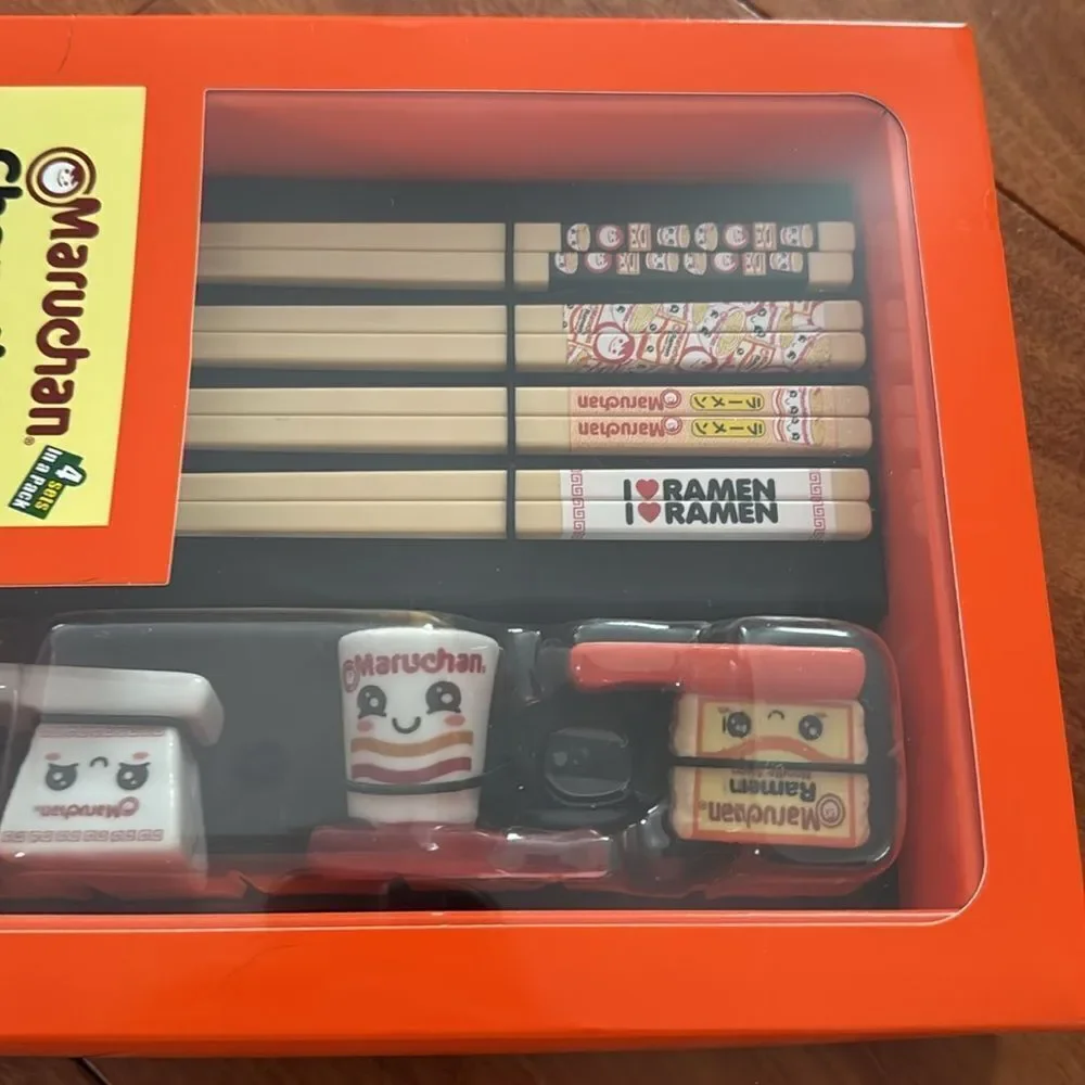 NIB Maruchan Chopsticks With 4‎ Pair Chopsticks & 4 Chopstick Rests Gift Set